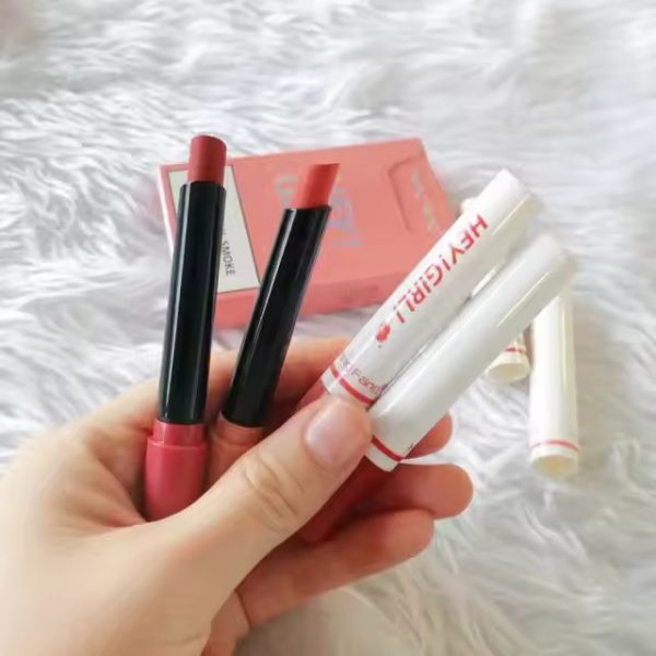 4-in-1 Trending Lipstick Set | Cigarette Shaped Matte Lipsticks & Long-Lasting & Non-Sticky