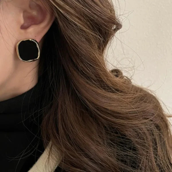 Elegant Black & Gold Square Stud Earrings – Minimalist Retro Charm