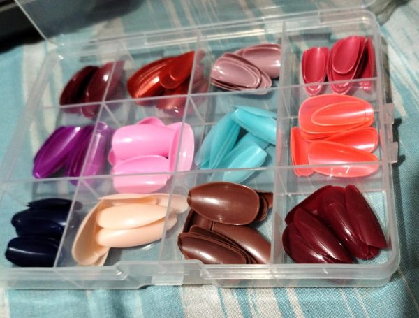 Pack of 144 Artificial Fancy Nails 💅 | Random Colors – Easy to Apply Fake Nails 🎨